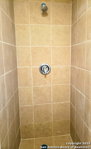 Listing photo id 6 for 1211 Gladstone