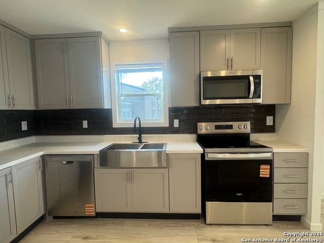 Listing photo id 3 for 213 White W