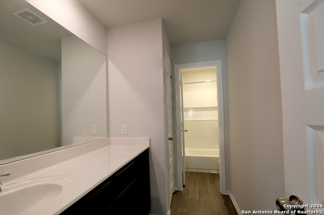 Image 10 of 18 For 2091 Olivia