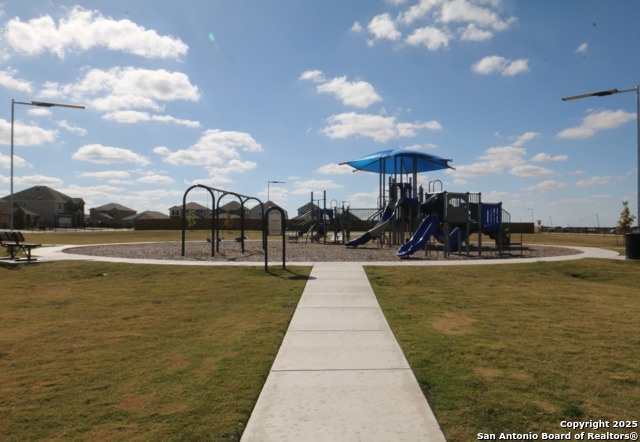 Image 13 of 18 For 2091 Olivia