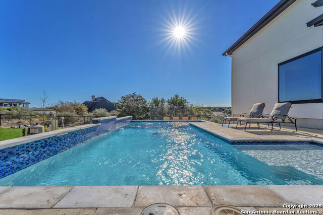 Listing photo id 100 for 1347 Bordeaux Lane