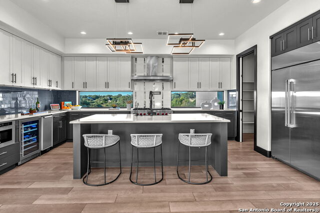 Listing photo id 23 for 1347 Bordeaux Lane