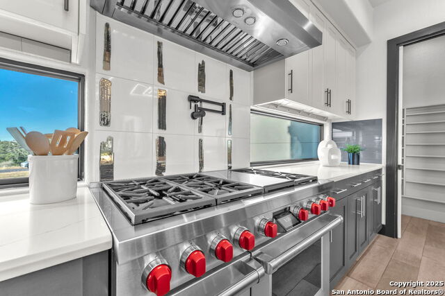 Listing photo id 28 for 1347 Bordeaux Lane