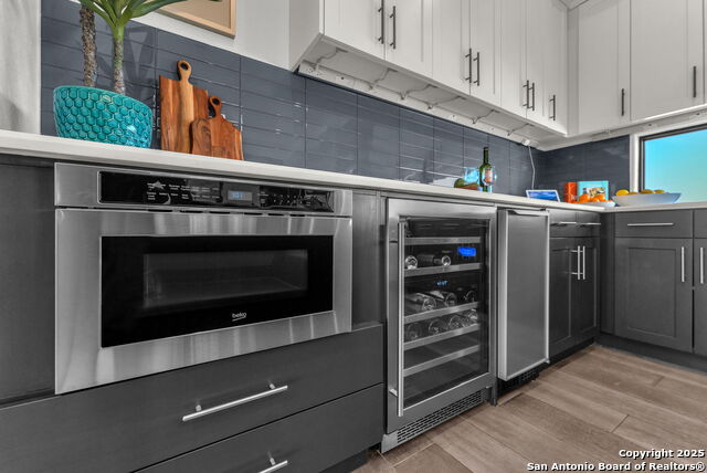 Listing photo id 35 for 1347 Bordeaux Lane