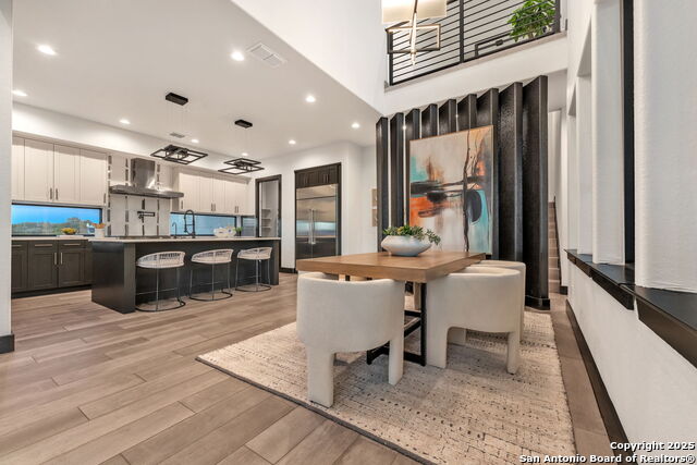 Listing photo id 41 for 1347 Bordeaux Lane