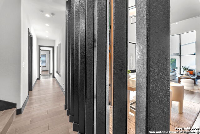 Listing photo id 45 for 1347 Bordeaux Lane