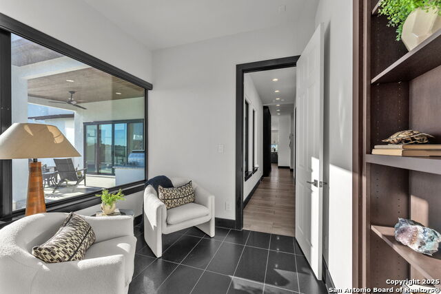 Listing photo id 48 for 1347 Bordeaux Lane