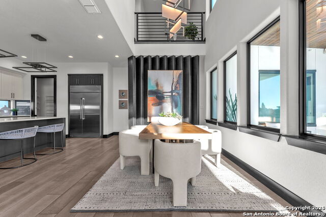 Listing photo id 53 for 1347 Bordeaux Lane