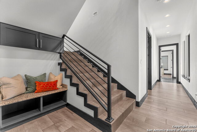 Listing photo id 57 for 1347 Bordeaux Lane