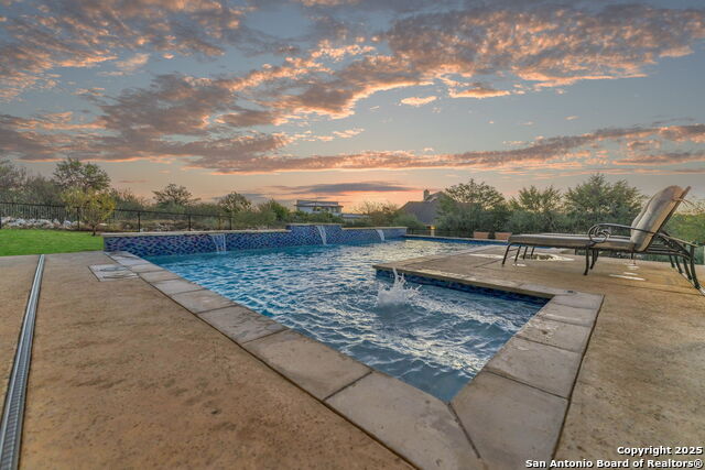 Listing photo id 4 for 1347 Bordeaux Lane