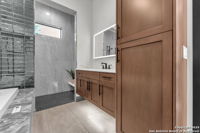 Listing photo id 64 for 1347 Bordeaux Lane