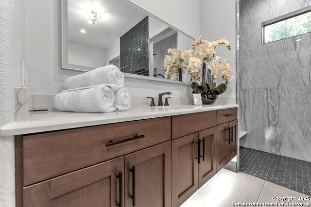 Listing photo id 68 for 1347 Bordeaux Lane