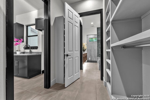 Listing photo id 74 for 1347 Bordeaux Lane