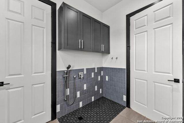 Listing photo id 81 for 1347 Bordeaux Lane