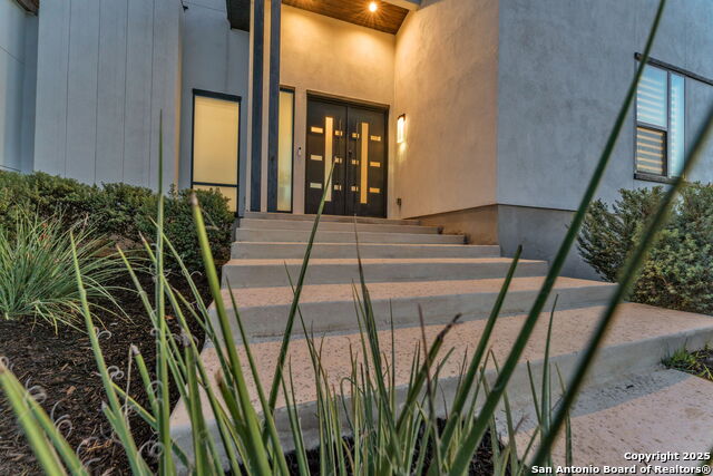 Listing photo id 7 for 1347 Bordeaux Lane