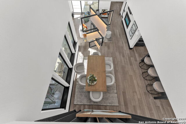 Listing photo id 91 for 1347 Bordeaux Lane