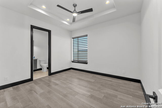 Listing photo id 95 for 1347 Bordeaux Lane