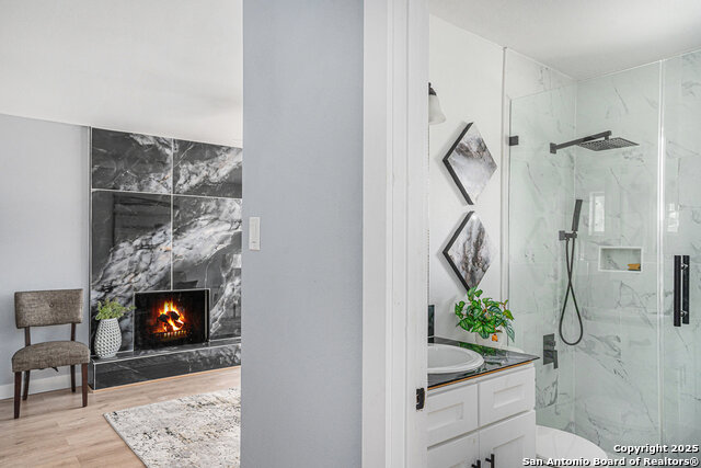 Image 17 of 34 For 406 Artemis