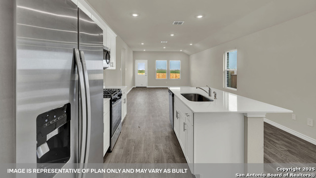 Image 11 of 32 For 140 Raymondville Path