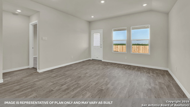 Image 15 of 32 For 140 Raymondville Path