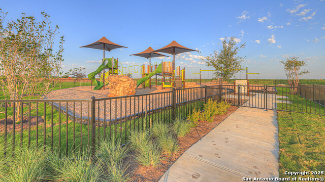 Image 29 of 32 For 140 Raymondville Path