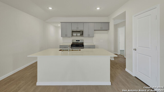 Image 10 of 37 For 105 Morning Side Grove