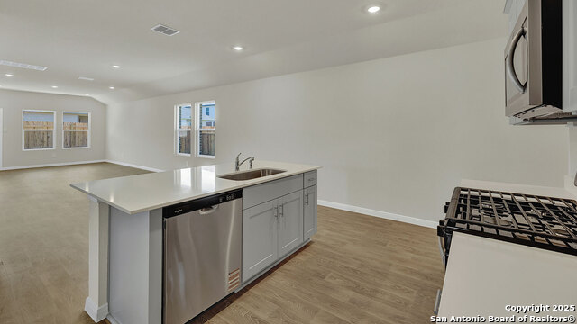 Image 12 of 37 For 105 Morning Side Grove