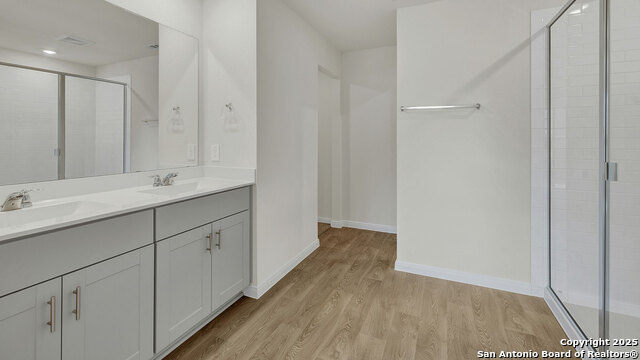 Image 21 of 37 For 105 Morning Side Grove