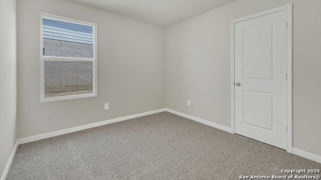 Image 25 of 37 For 105 Morning Side Grove