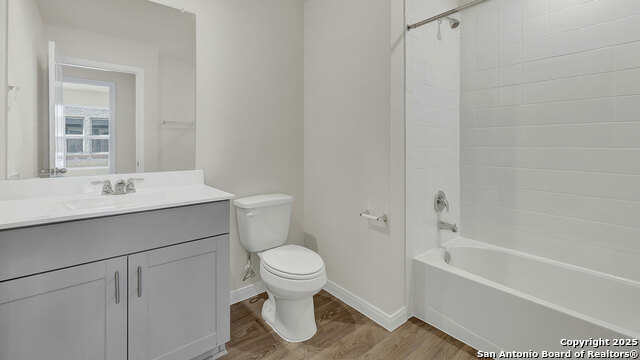 Image 27 of 37 For 105 Morning Side Grove