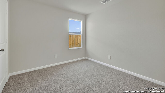 Image 28 of 37 For 105 Morning Side Grove