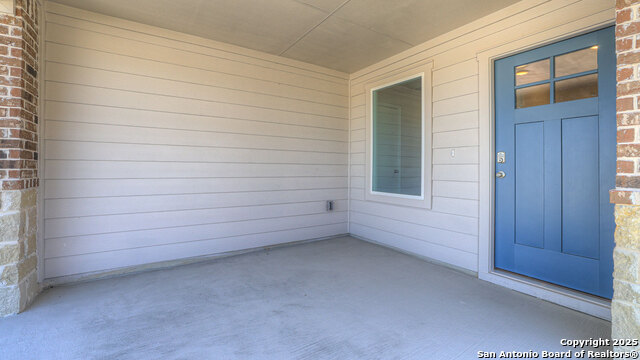 Image 4 of 37 For 105 Morning Side Grove