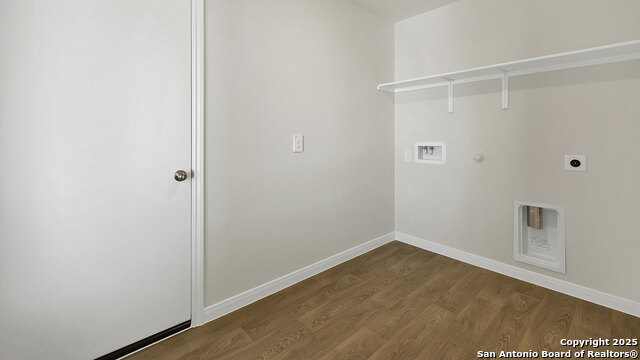 Image 6 of 37 For 105 Morning Side Grove