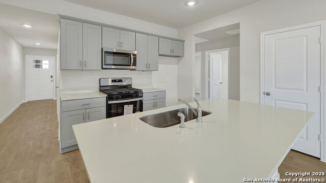 Image 9 of 37 For 105 Morning Side Grove