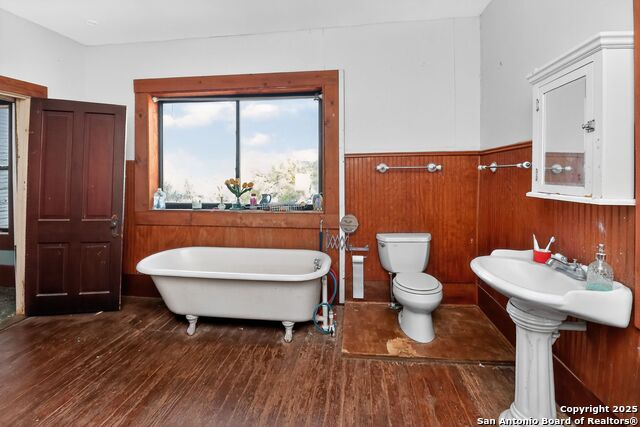 Image 13 of 20 For 1440 School