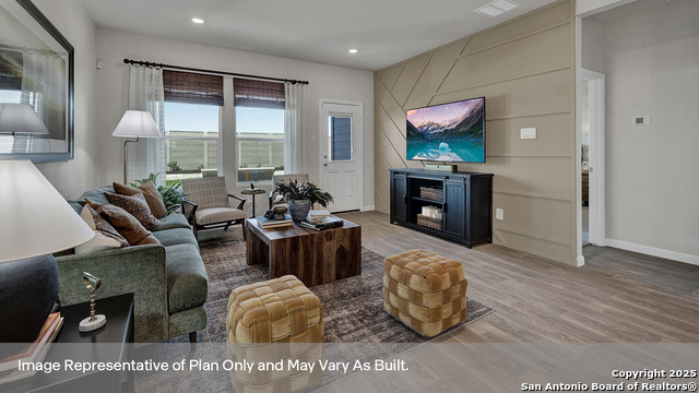 Image 19 of 43 For 128 Raymondville Path