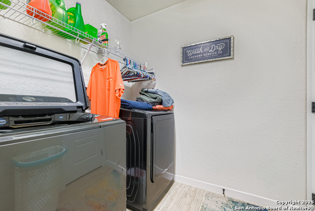 Image 25 of 29 For 1100 River Wood