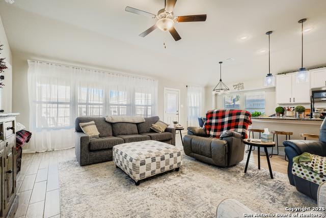 Image 4 of 29 For 1100 River Wood