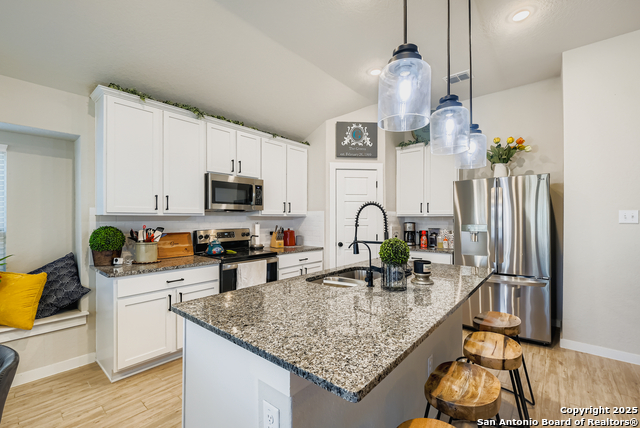 Image 8 of 29 For 1100 River Wood