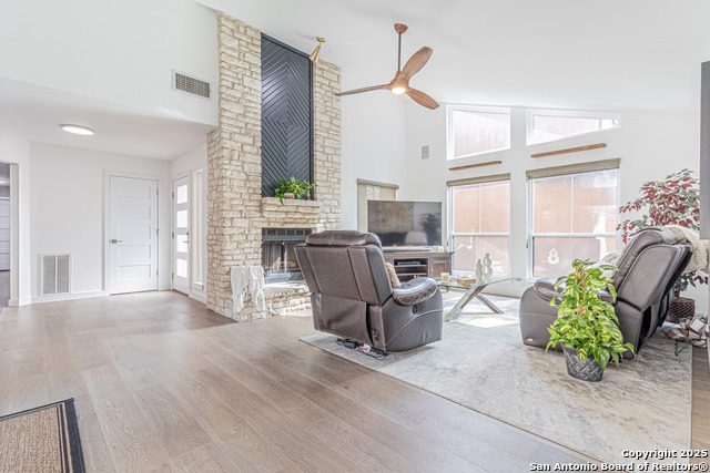 Image 13 of 52 For 1106 River Vista W