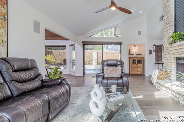 Image 15 of 52 For 1106 River Vista W