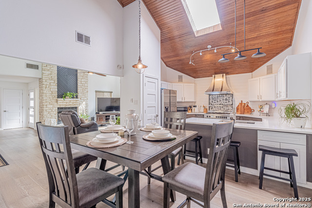 Image 22 of 52 For 1106 River Vista W