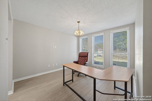 Listing photo id 12 for 7515 Forest Edge