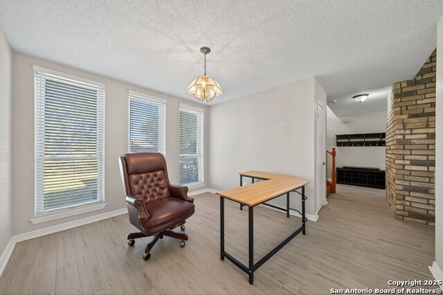 Listing photo id 13 for 7515 Forest Edge