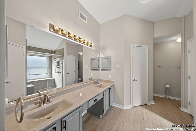 Listing photo id 16 for 7515 Forest Edge