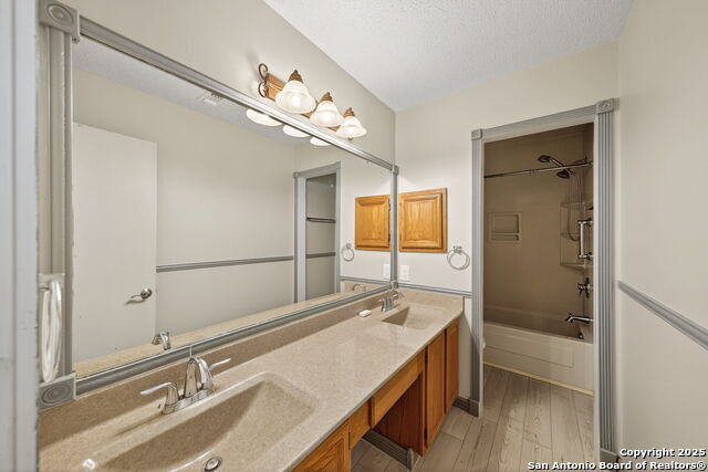 Listing photo id 21 for 7515 Forest Edge