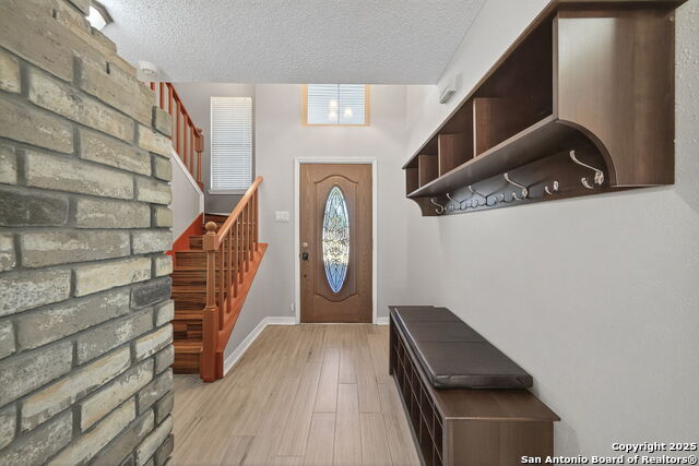 Listing photo id 3 for 7515 Forest Edge