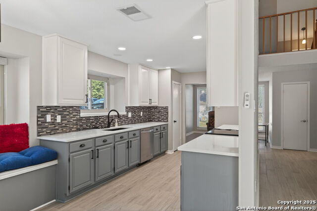 Listing photo id 7 for 7515 Forest Edge