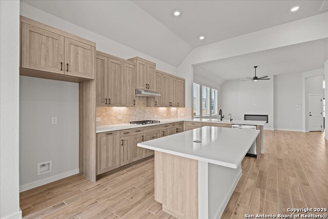 Image 5 of 25 For 2122 Shepards Street