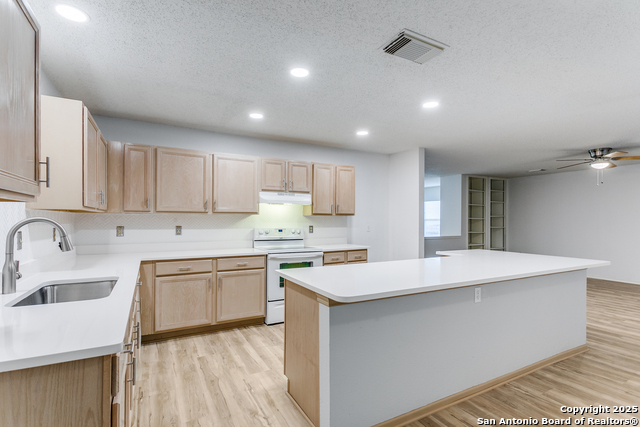 Image 16 of 31 For 2814 Redrock Trl